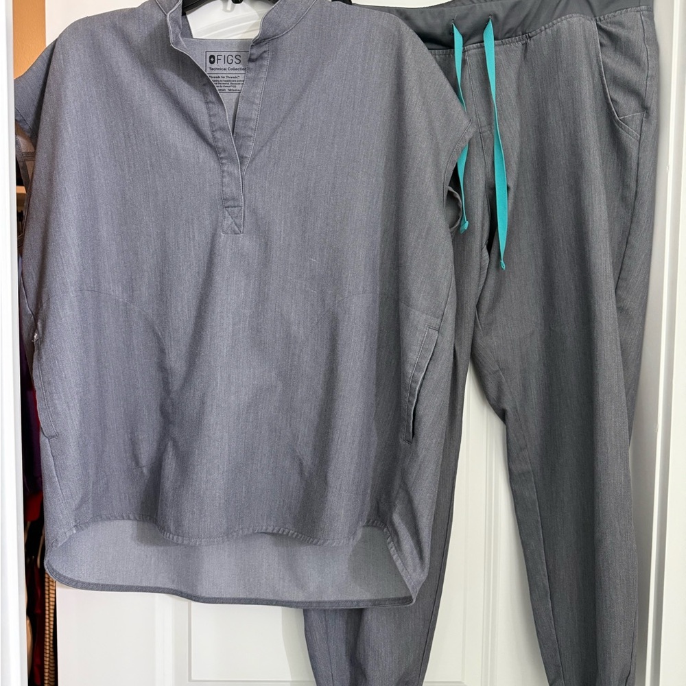 Figs Gray Scrub Set with Teal Accents